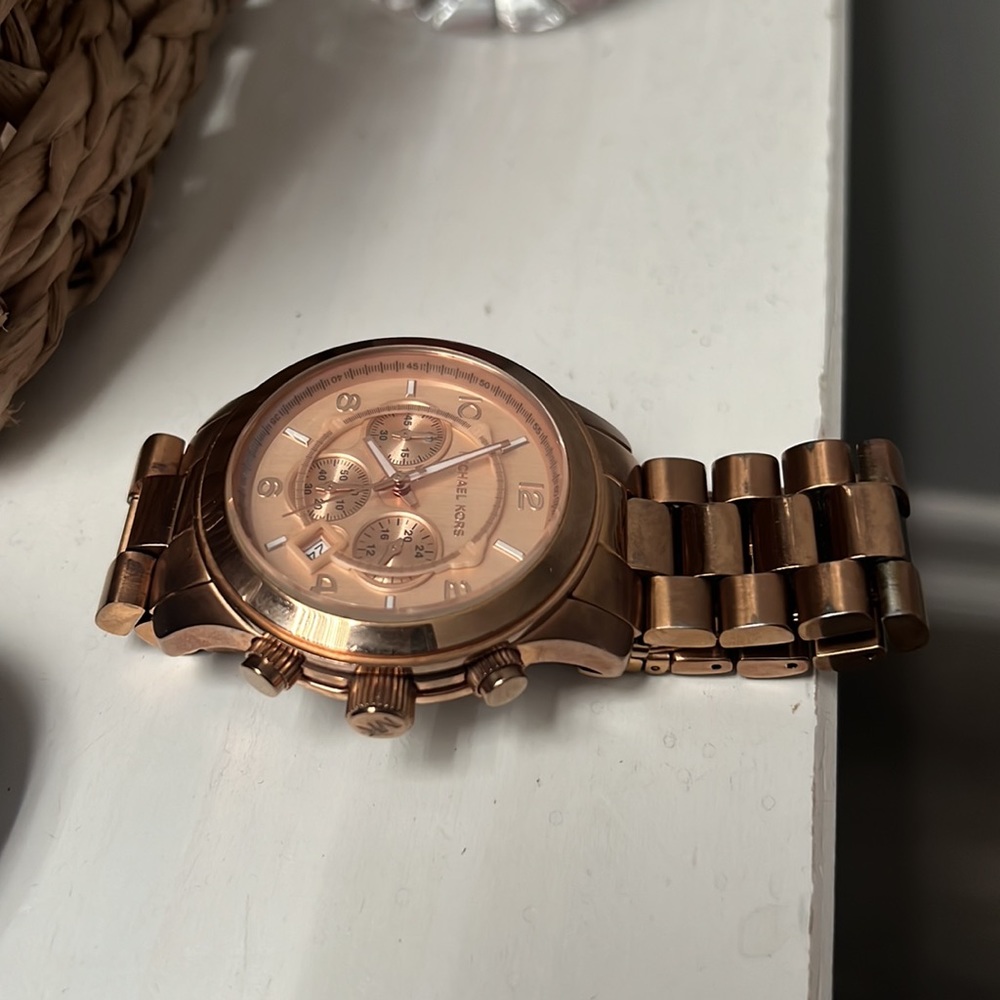 michael kors watch - Picture 3 of 6